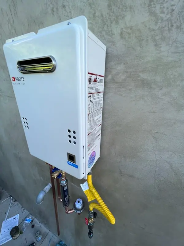 Tankless water heater installation for Bowdertown homes